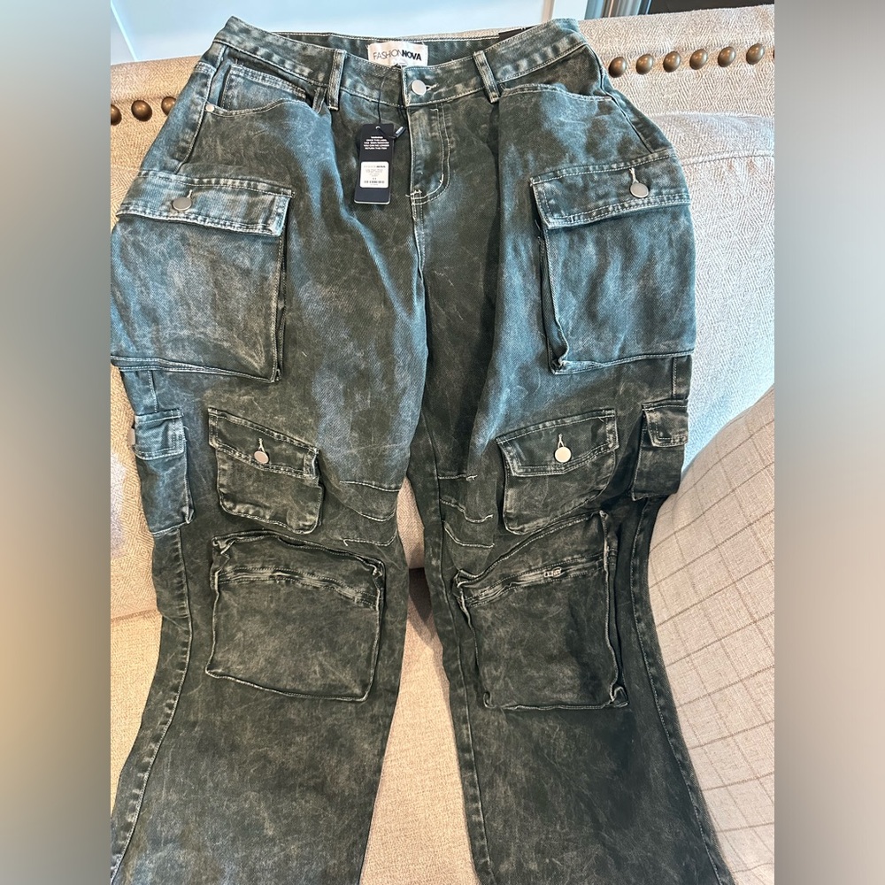 Brand new long, cargo jeans